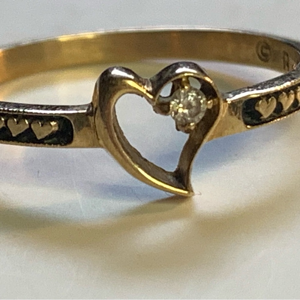 10kt Gold Heart Ring with Center Diamond 💎 Stone - Women's Jewelry! Unique